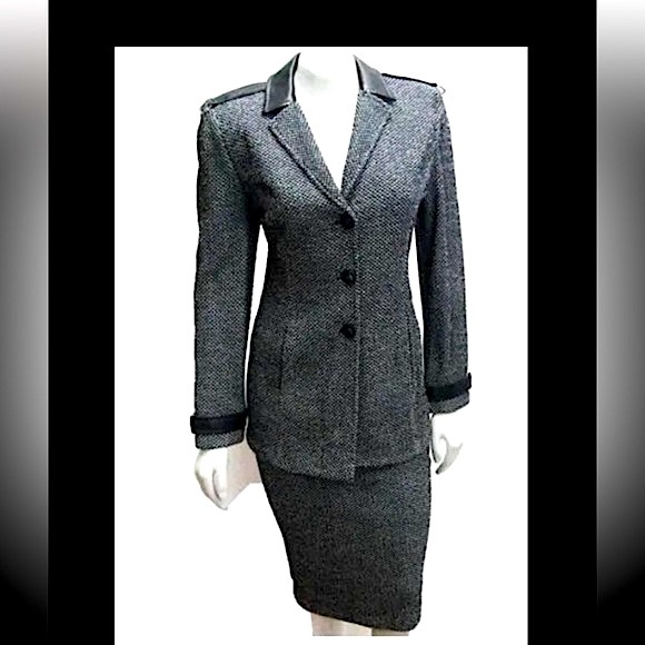 St. John Dresses & Skirts - St. John tweed knit skirt suit